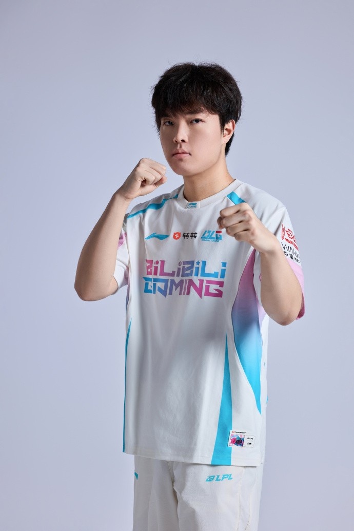 官方发布2026BLG定妆照